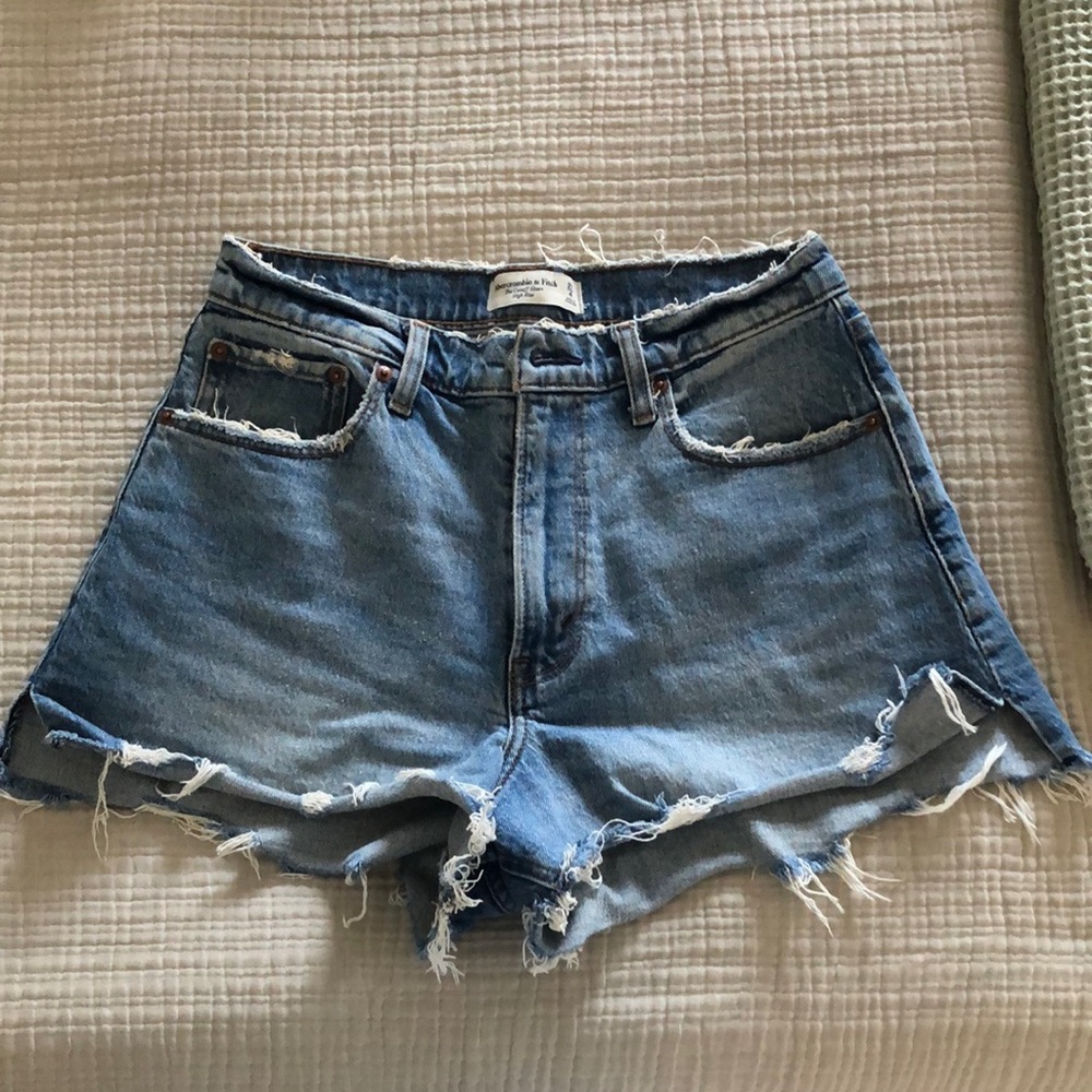 Abercrombie 90s high rise cut off shorts - curve love